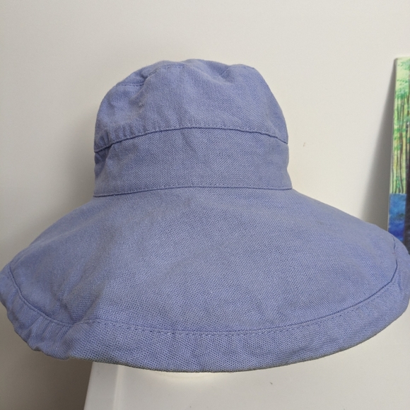 Scala hat - Picture 1 of 7